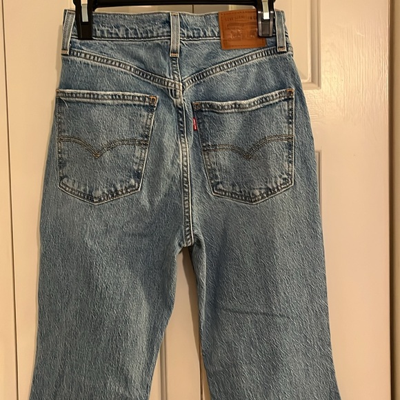 Classic Levi’s premium 70s high flare medium wash jeans - Picture 8 of 8